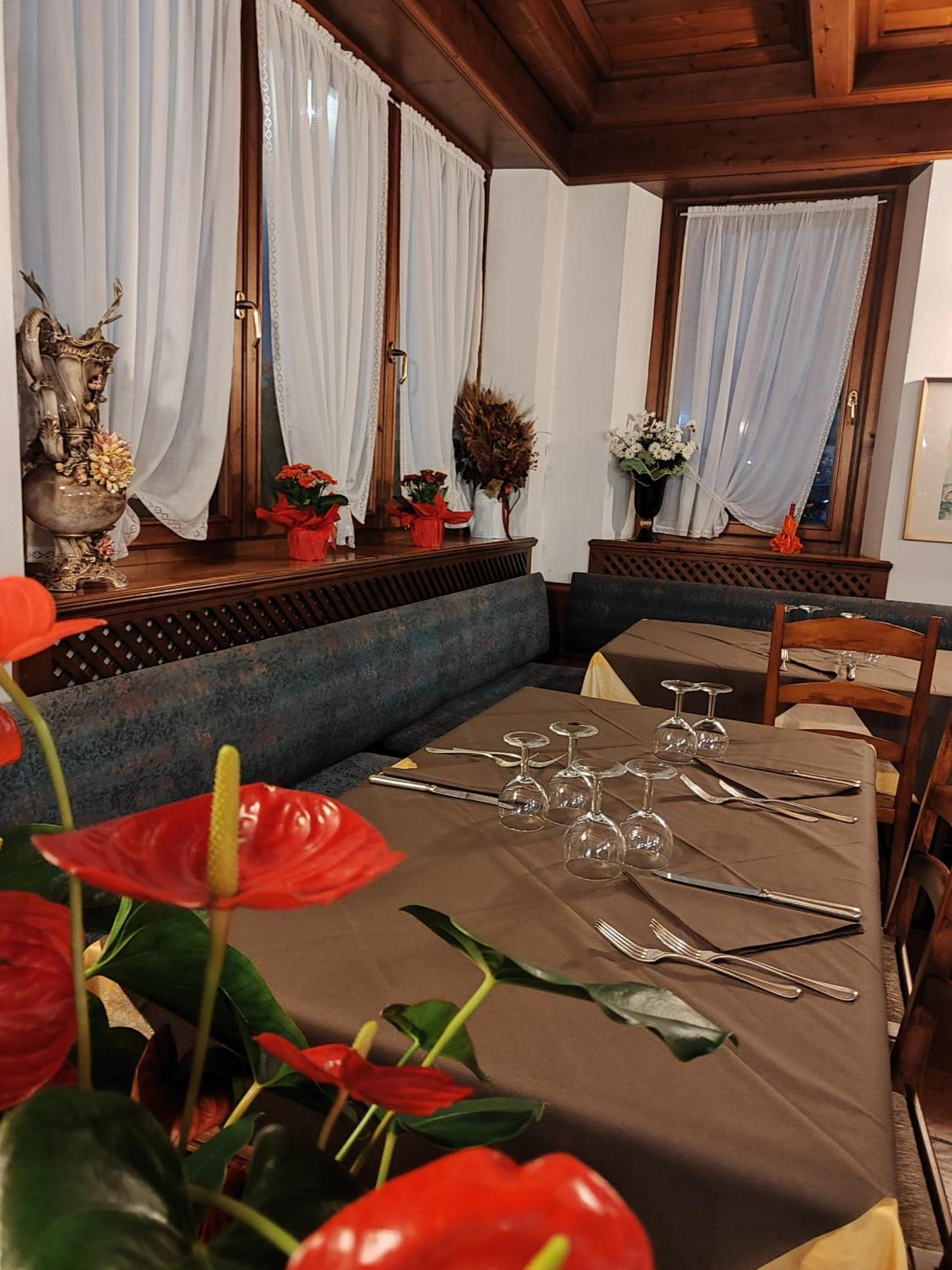 Al Sole Hotel Ristorante Dal 1870 Пьеве-ди-Кадоре Экстерьер фото