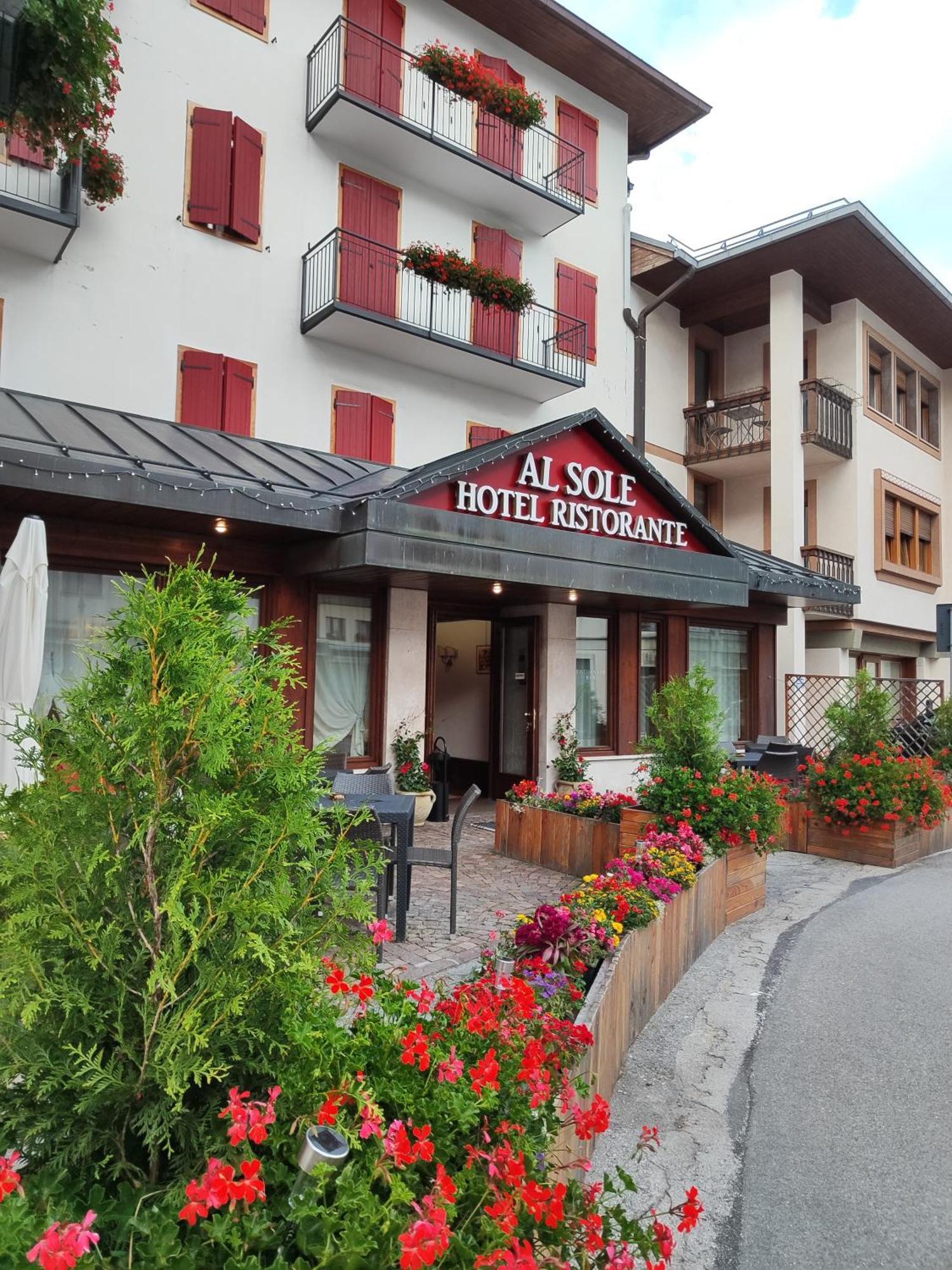Al Sole Hotel Ristorante Dal 1870 Пьеве-ди-Кадоре Экстерьер фото